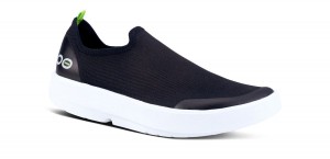 Oofos OOmg eeZee Low Shoe White / Black | CKHA93680