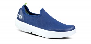 Oofos OOmg eeZee Low Shoe White / Navy | ZXEY86245