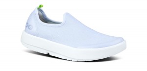 Oofos OOmg eeZee Low Shoe White / Purple | MRPK39150