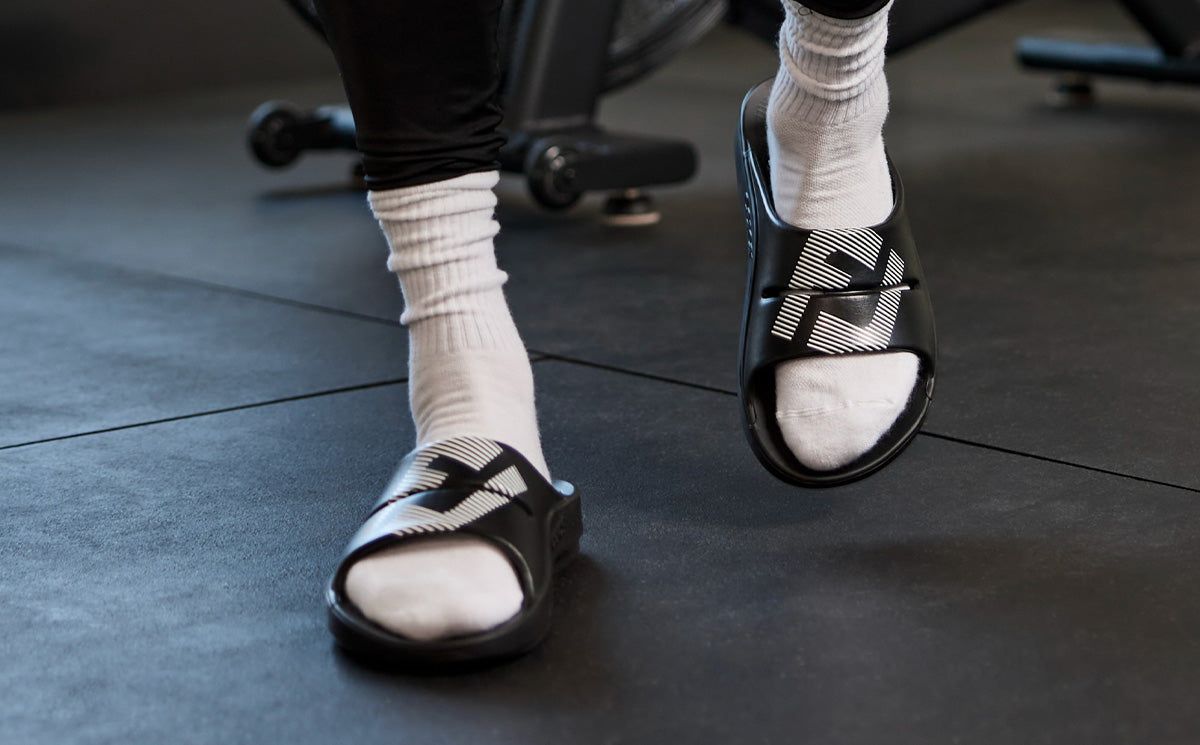 Oofos OOahh Sport Slide Sandal White / Black | NIBD31468