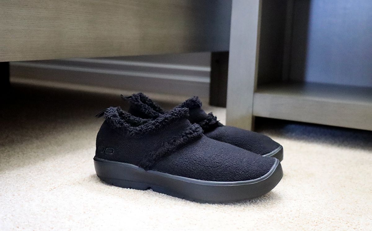 Oofos OOcoozie Low Shoe Black | KOXH65972