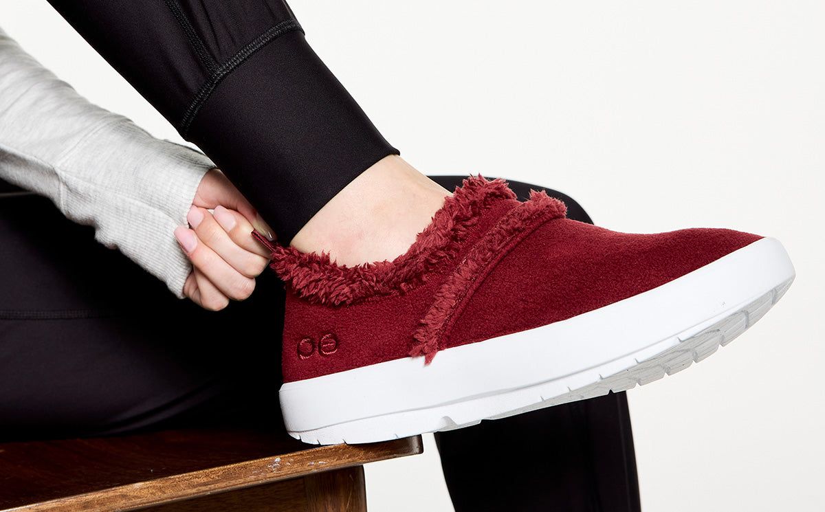 Oofos OOcoozie Low Shoe Dark Red | JFSK69247