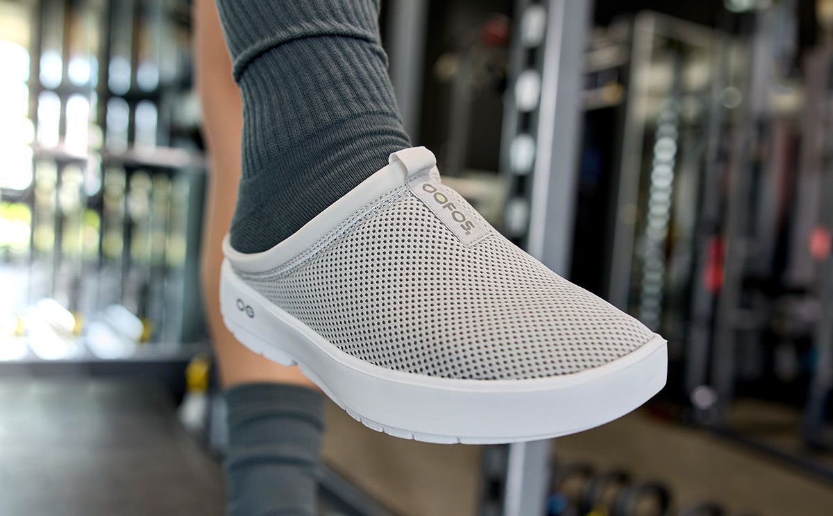 Oofos OOcoozie Sport Mule White / Grey | HBVF93421