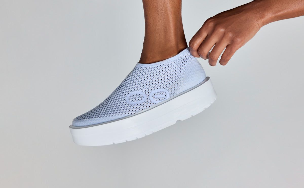 Oofos OOmega Chukka Shoe White / Purple | BSHZ54618
