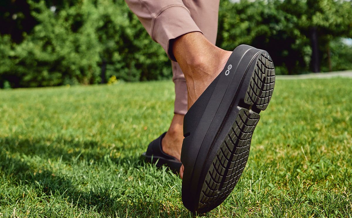 Oofos OOmega OOahh Sandal Black | UTPK32064