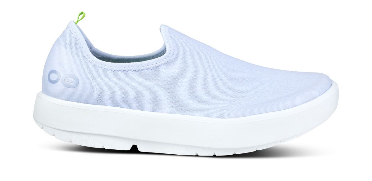 Oofos OOmg eeZee Low Shoe White / Purple | MRPK39150