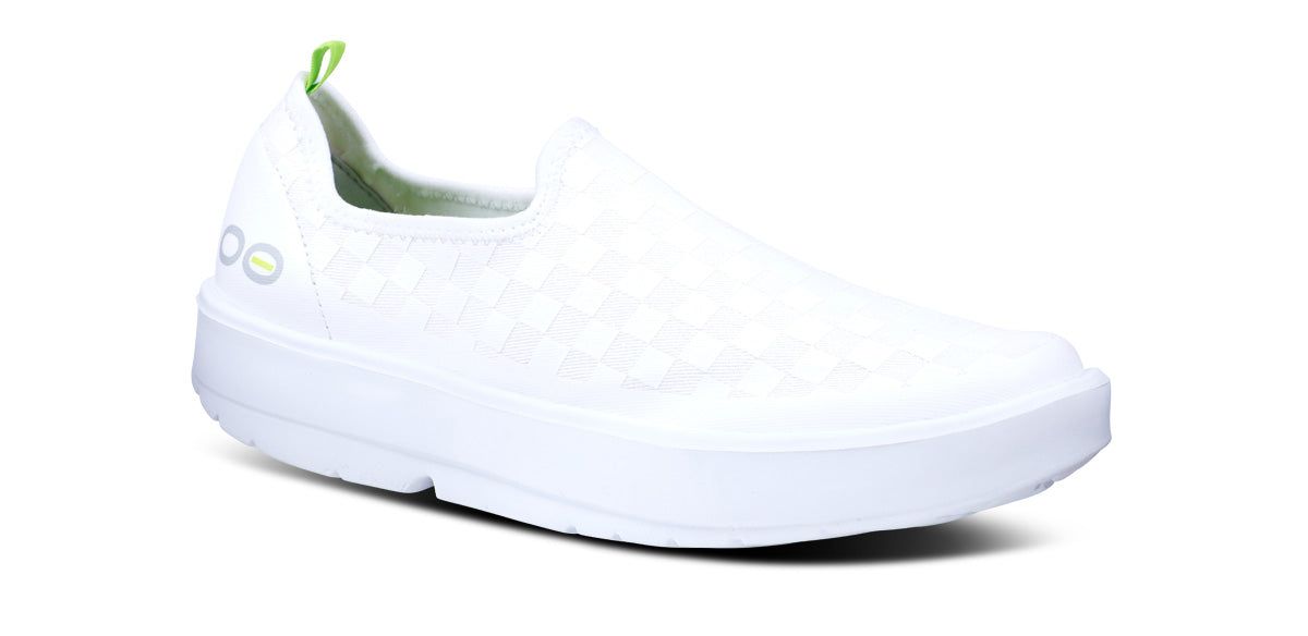 Oofos OOmg eeZee Low Shoe White | TSMX51298